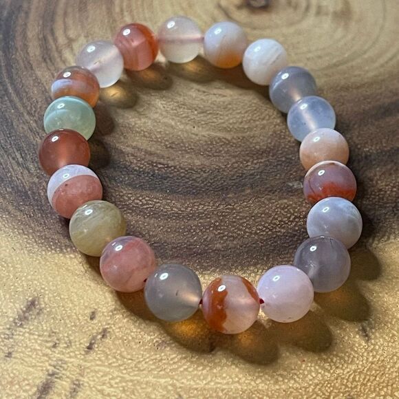 Yuan yuan Agate bracelet striped layers light rainbow colors stretch 10mm 7.5” n - Picture 6 of 7